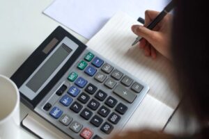 Peran dan Tugas Kasir yang Harus Dipahami Untuk Kelancaran Bisnis 4